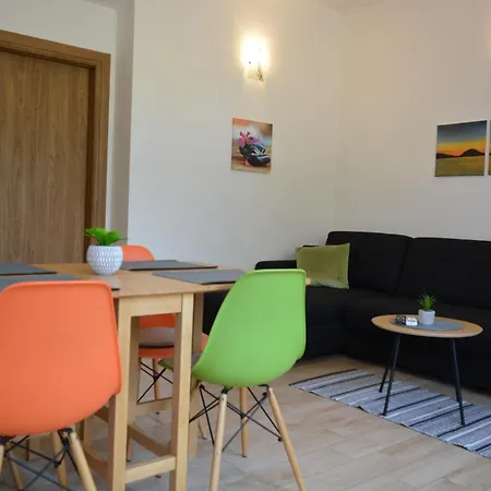 Sunny Day Apartman Tribalj